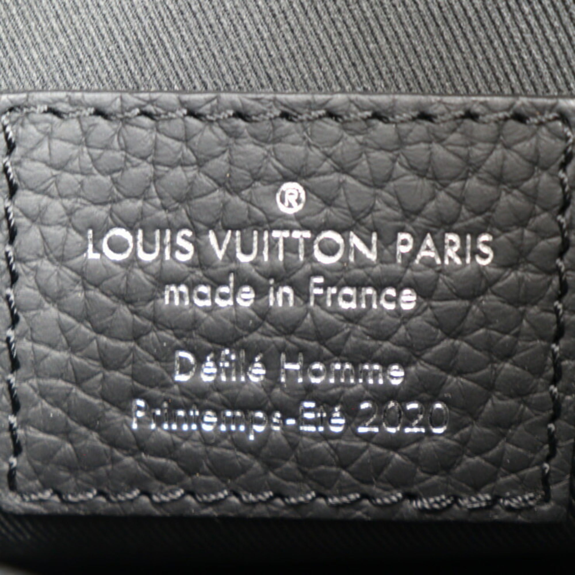 Louis Vuitton Triangle Messenger Bag Noir M55878