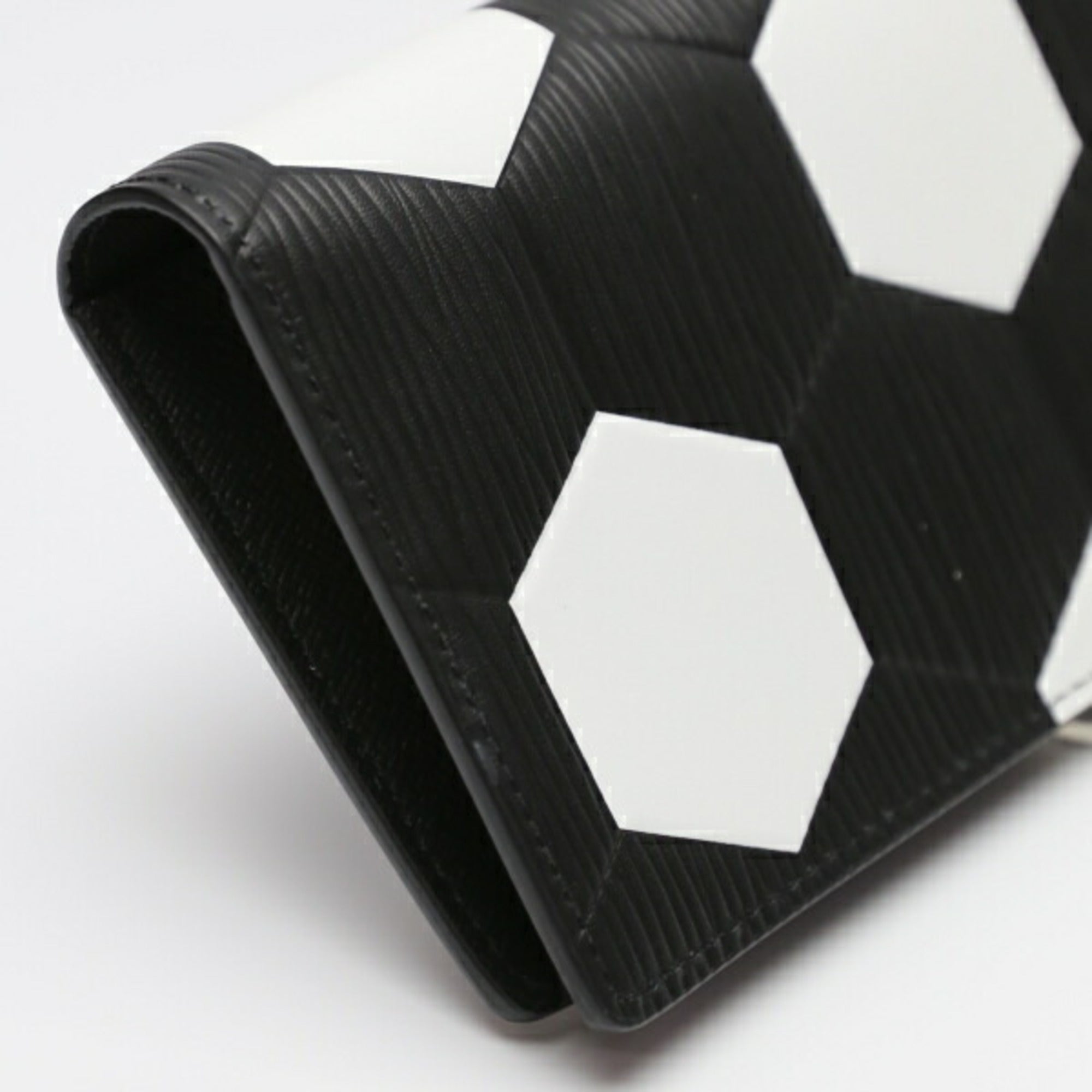 Louis Vuitton Epi Leather Brazza Wallet Noir M63294