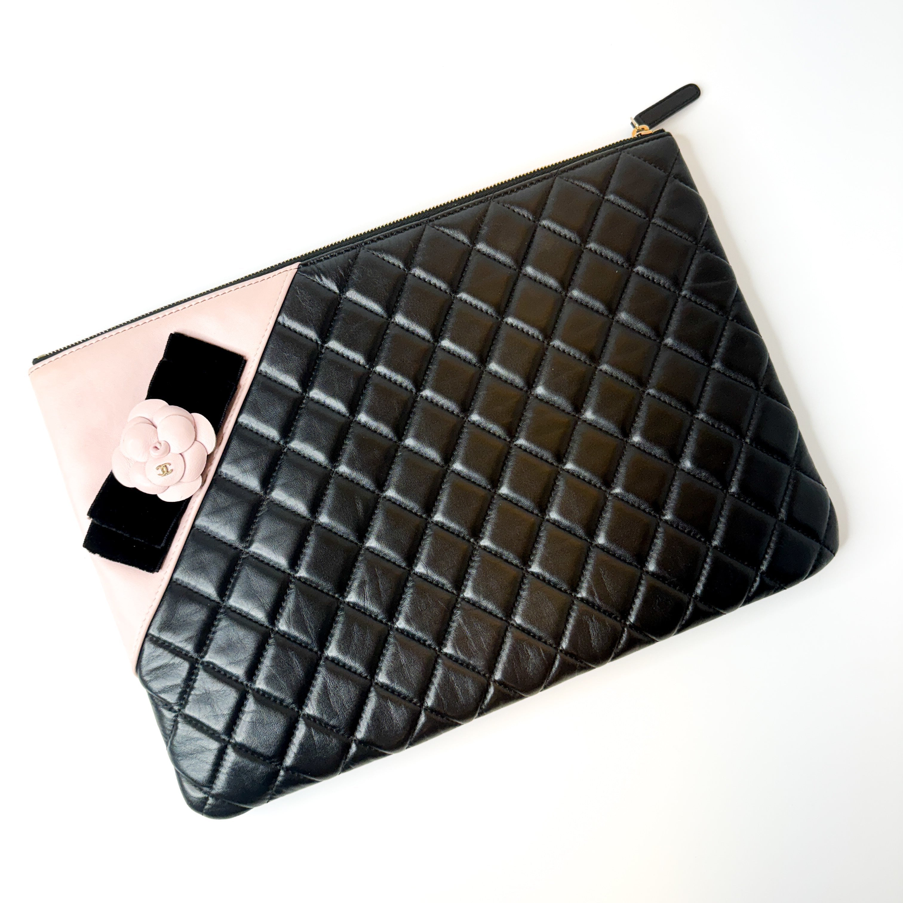 Pre-Owned Chanel Lambskin Leather Small Leather Goods iPad O Case Pouch Black and Pink Camellia