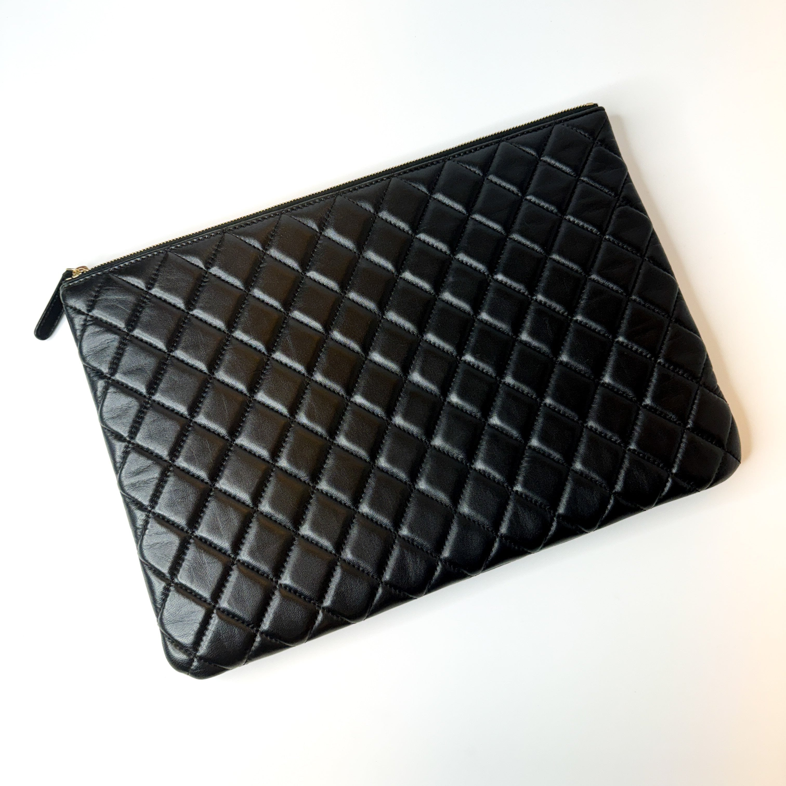 Pre-Owned Chanel Lambskin Leather Small Leather Goods iPad O Case Pouch Black and Pink Camellia