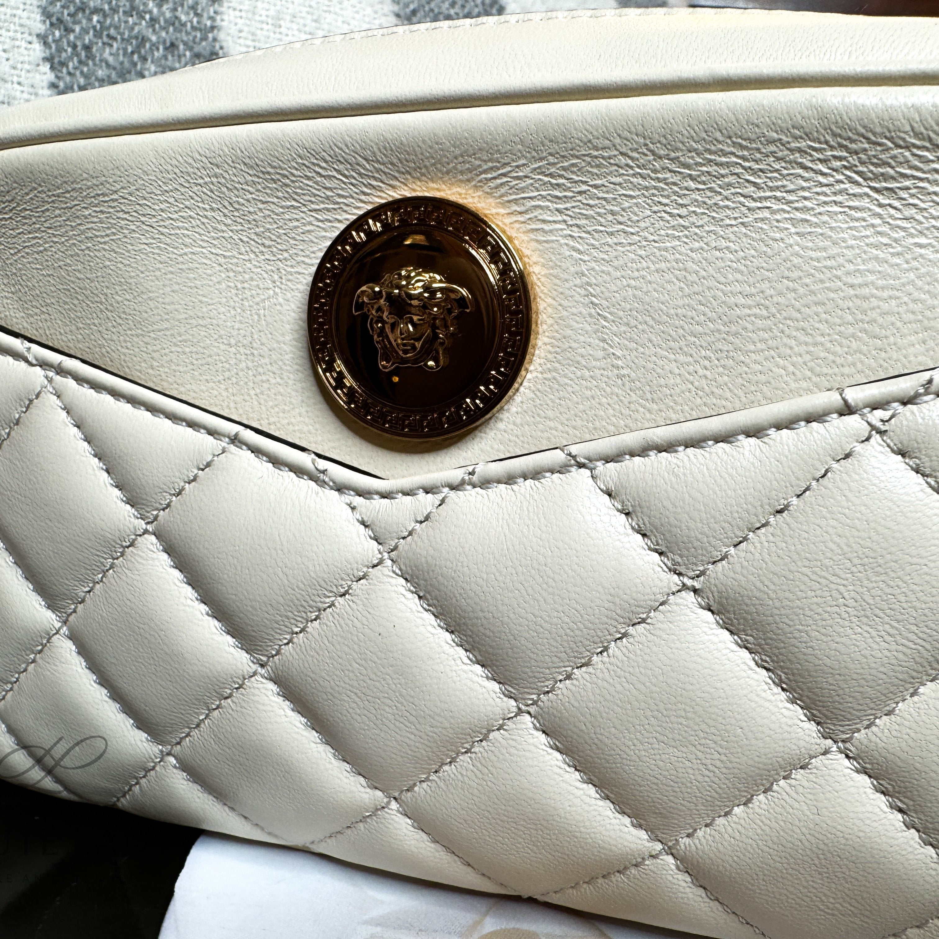 Pre-Owned Versace Lambskin Leather Crossbody Bag Medusa Ivory Camera Bag