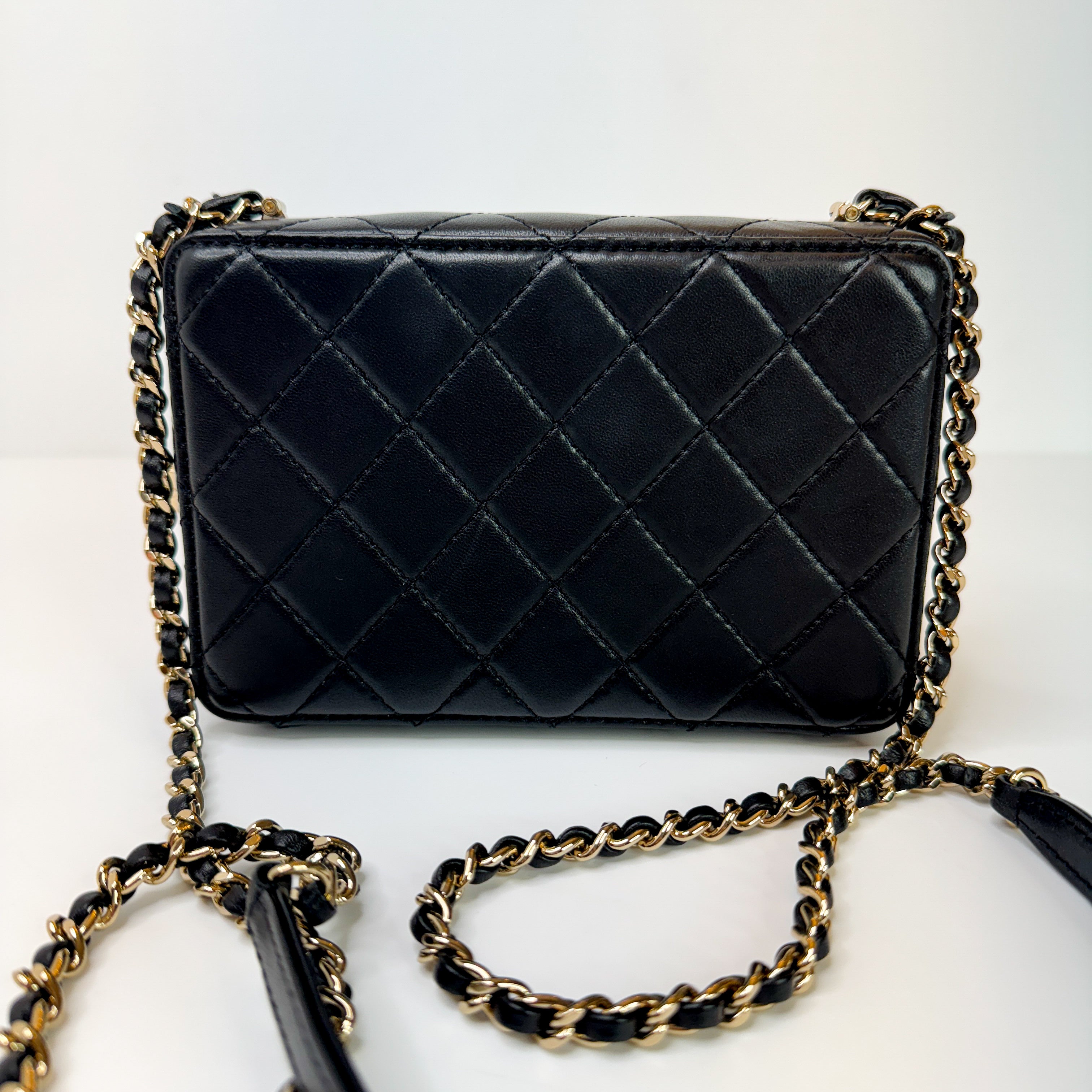 Pre-Owned Authentic 2024 Chanel Black Lambskin Camera Bag