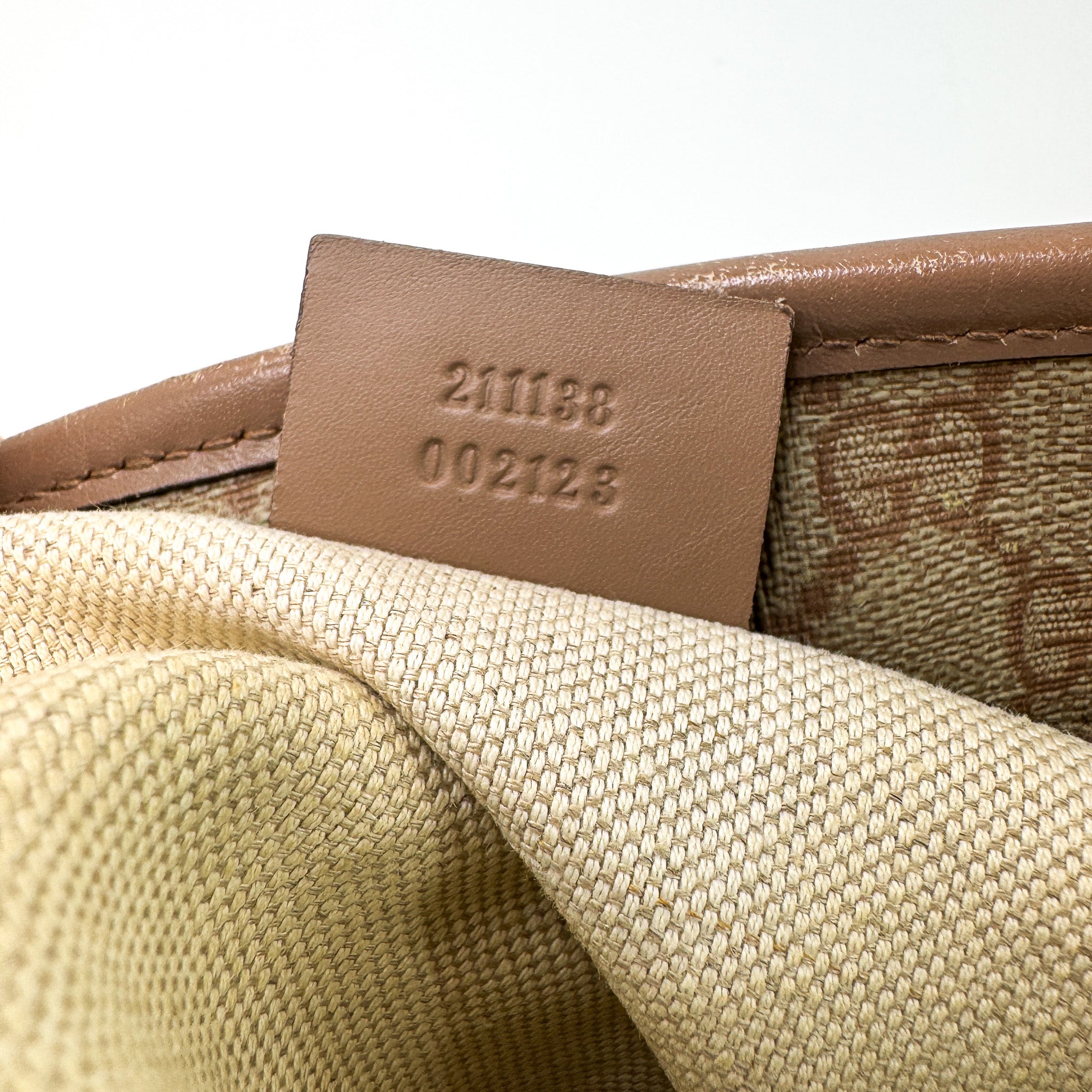 Pre-Owned Authentic Gucci Supreme Coated Canvas Beige GG Small Joy Tote Bag