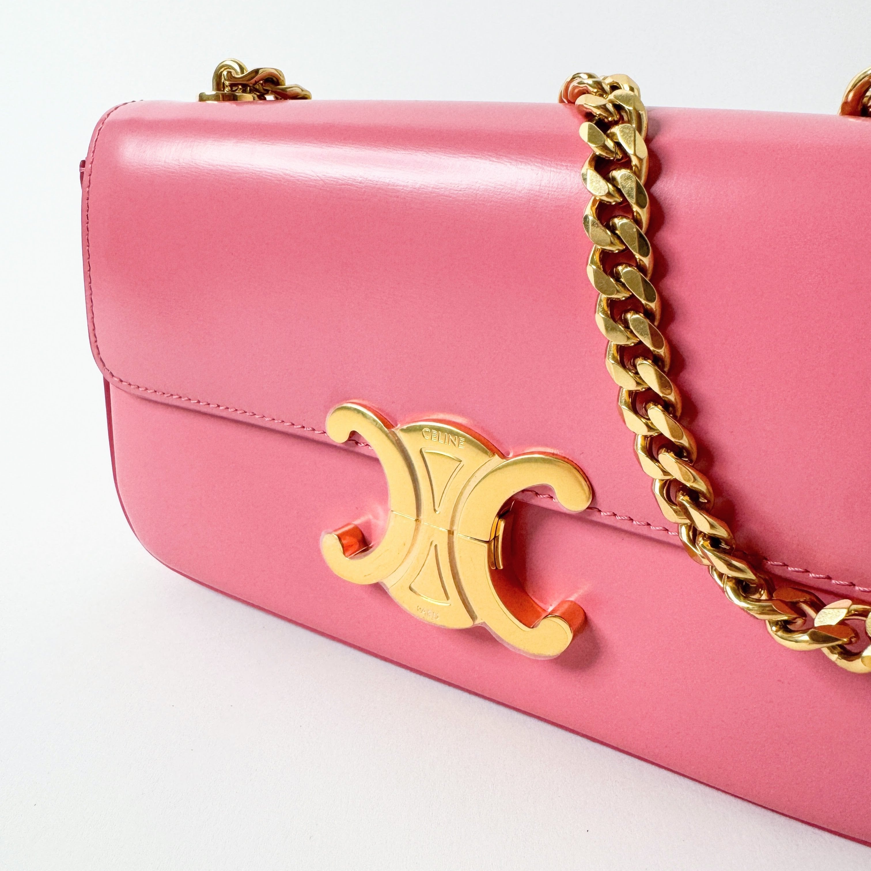 Pre-Owned Celine Calfskin Shoulder Bag in Flamingo Pink