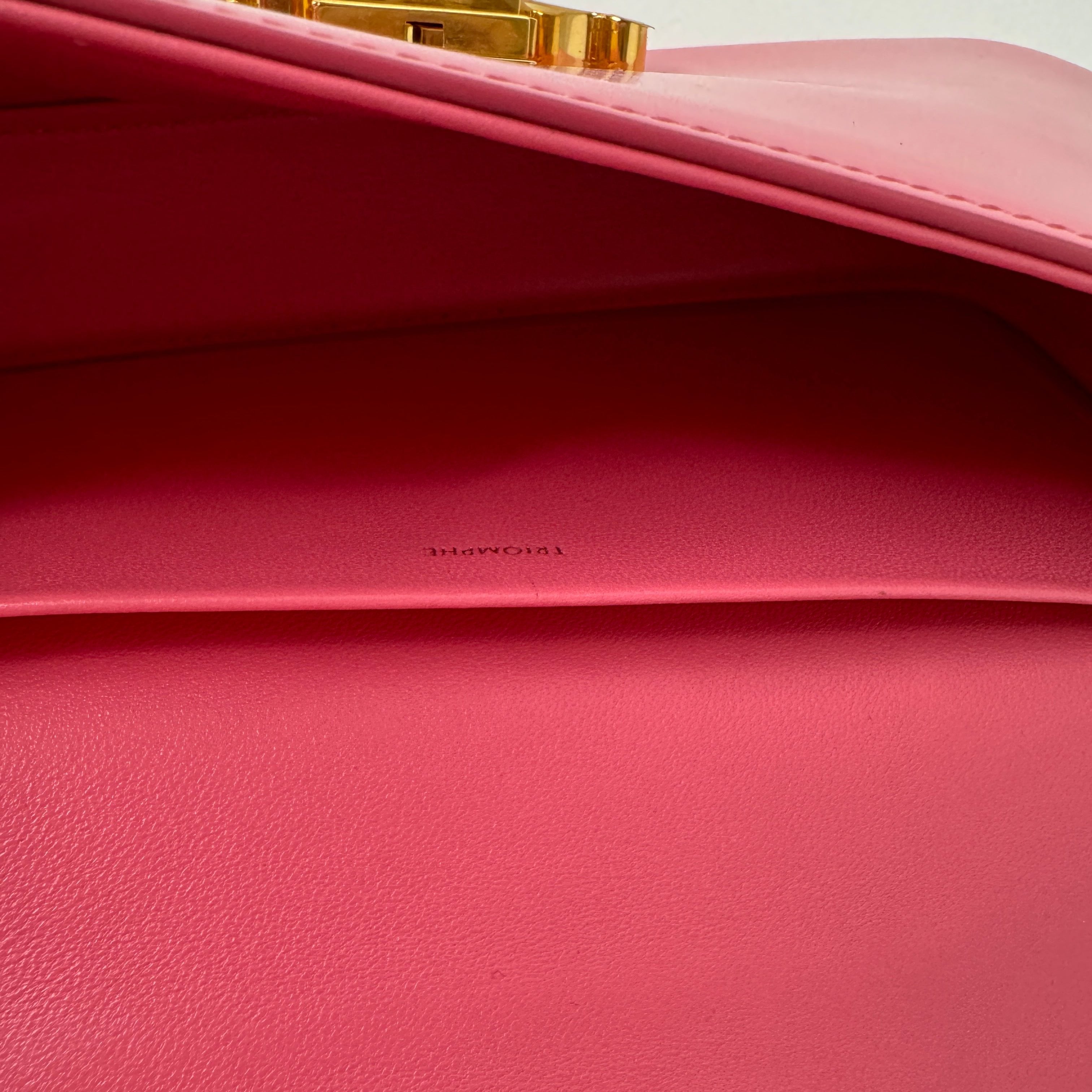 Pre-Owned Celine Calfskin Shoulder Bag in Flamingo Pink