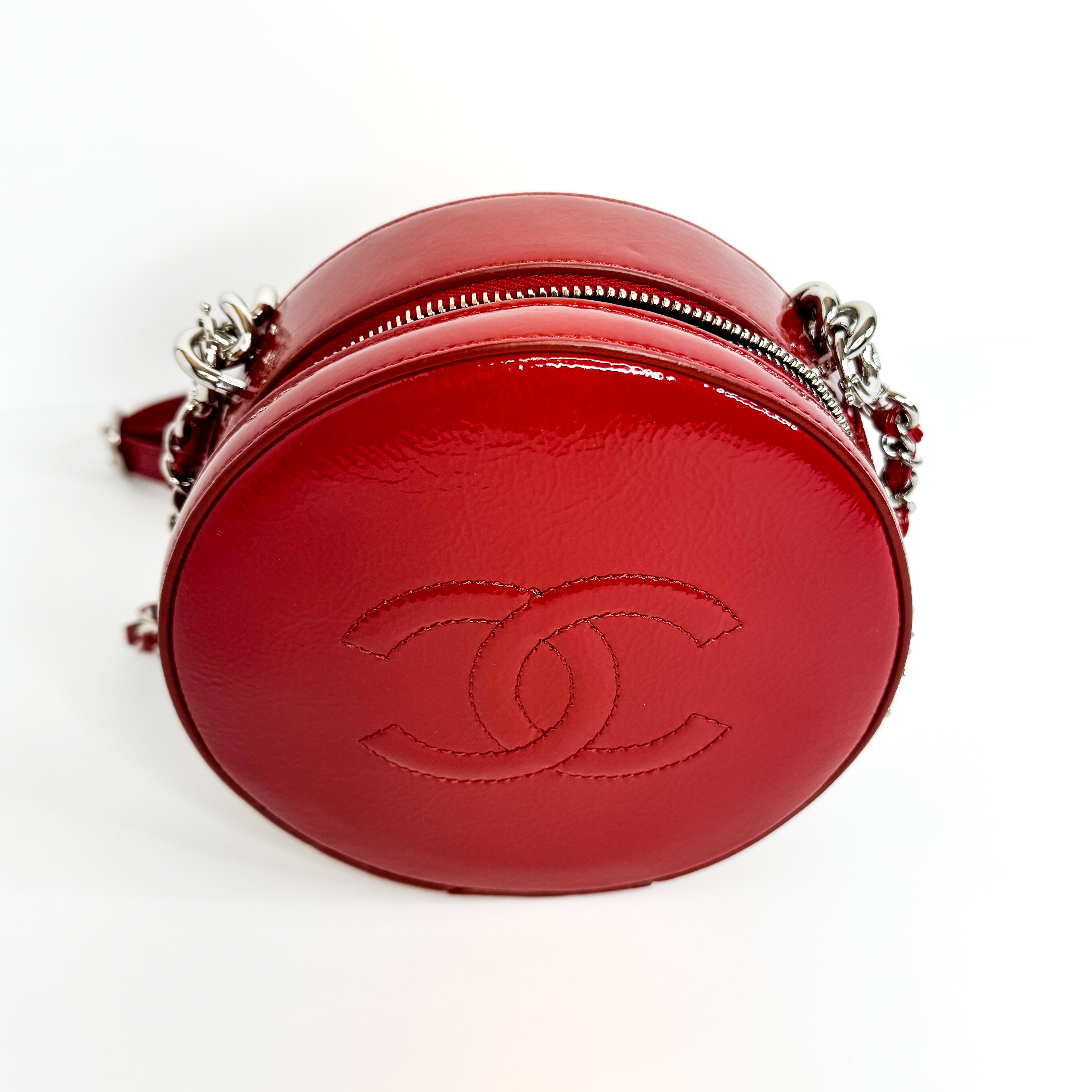 Pre-Owned Authentic Chanel Patent Leather Round as Earth Crossbody Bag with Silver Hardware
