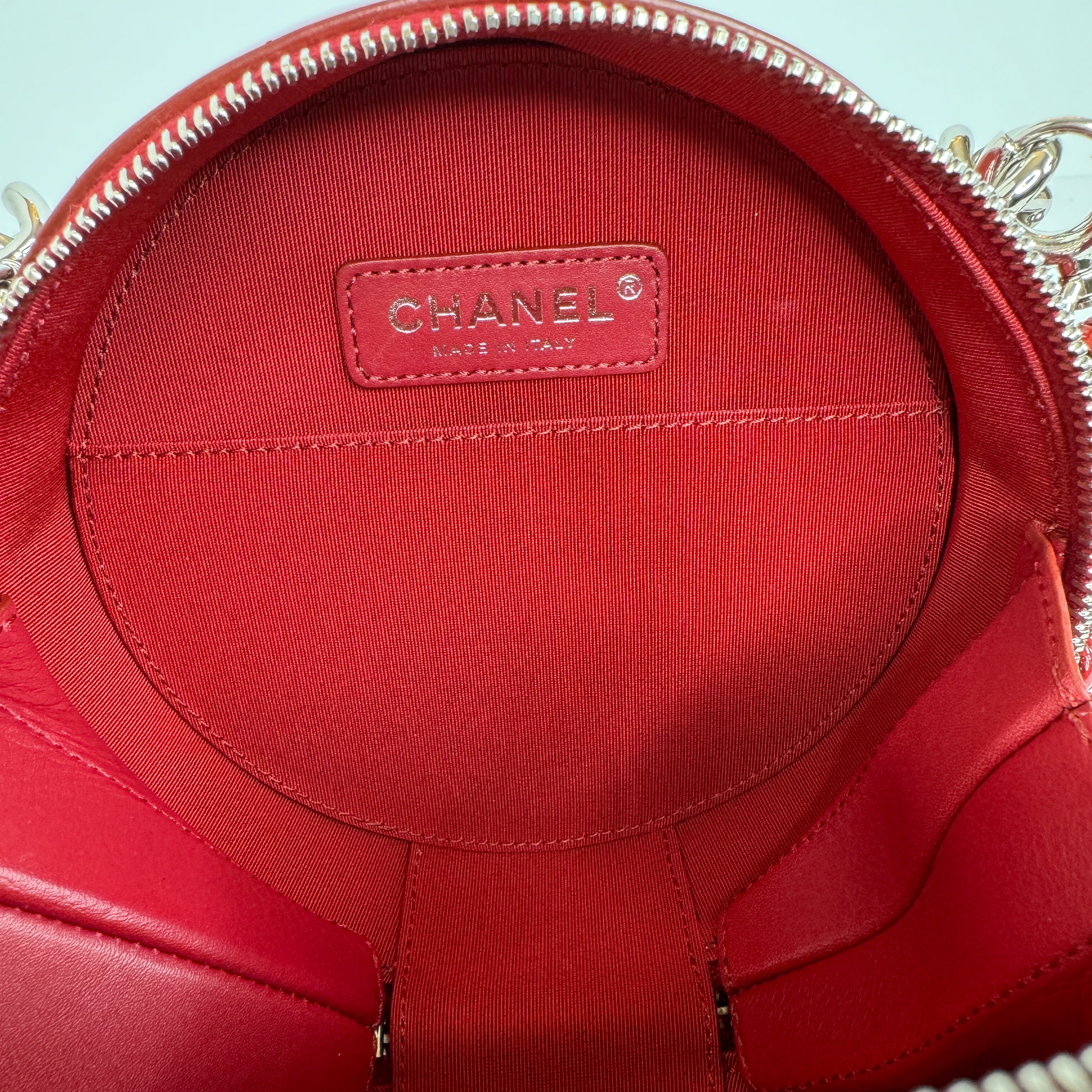 Pre-Owned Authentic Chanel Patent Leather Round as Earth Crossbody Bag with Silver Hardware