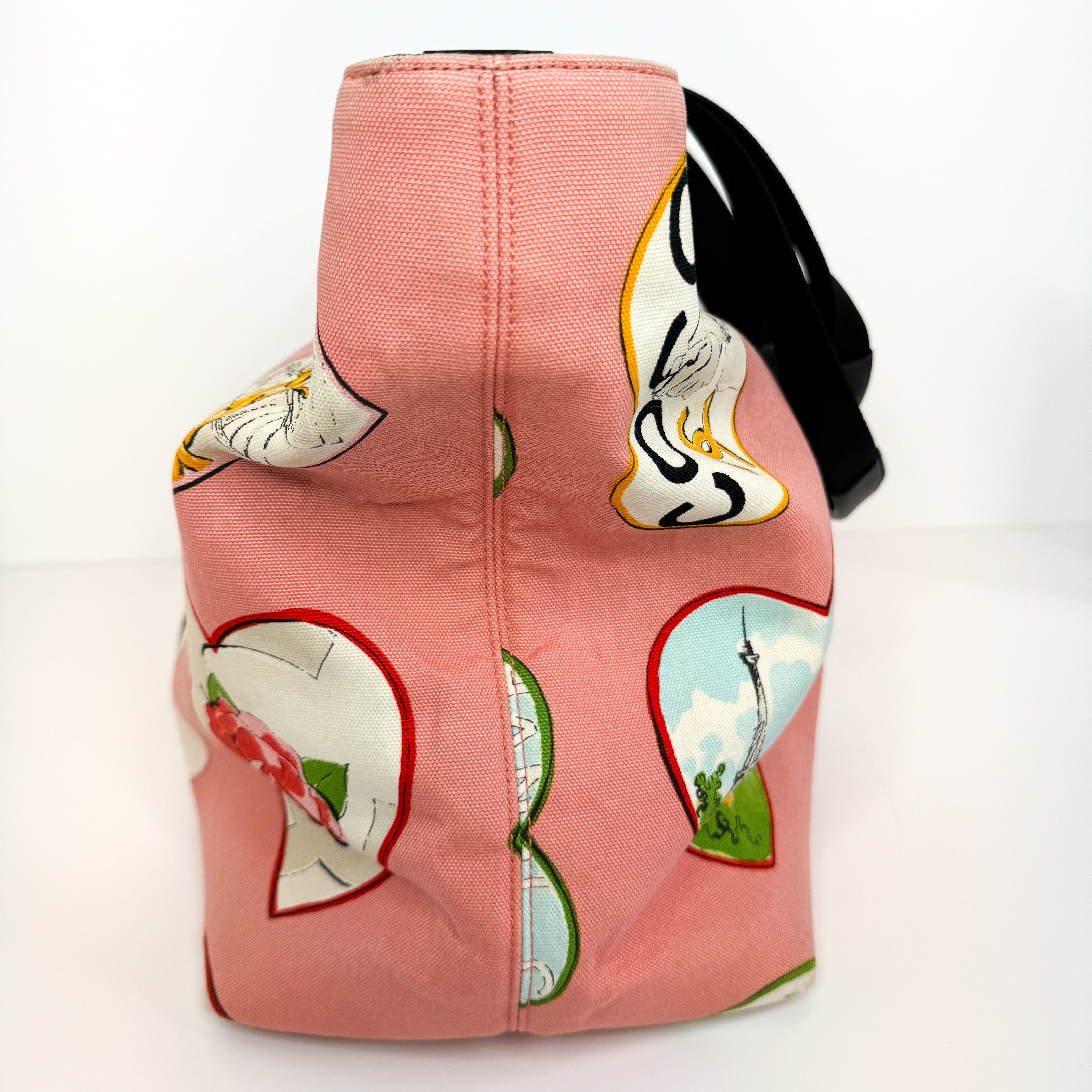 Pre-Owned Authentic Chanel Coco Hearts 2006 Karl Lagerfeld Cruise Collection Valentine's Day Pink Tote