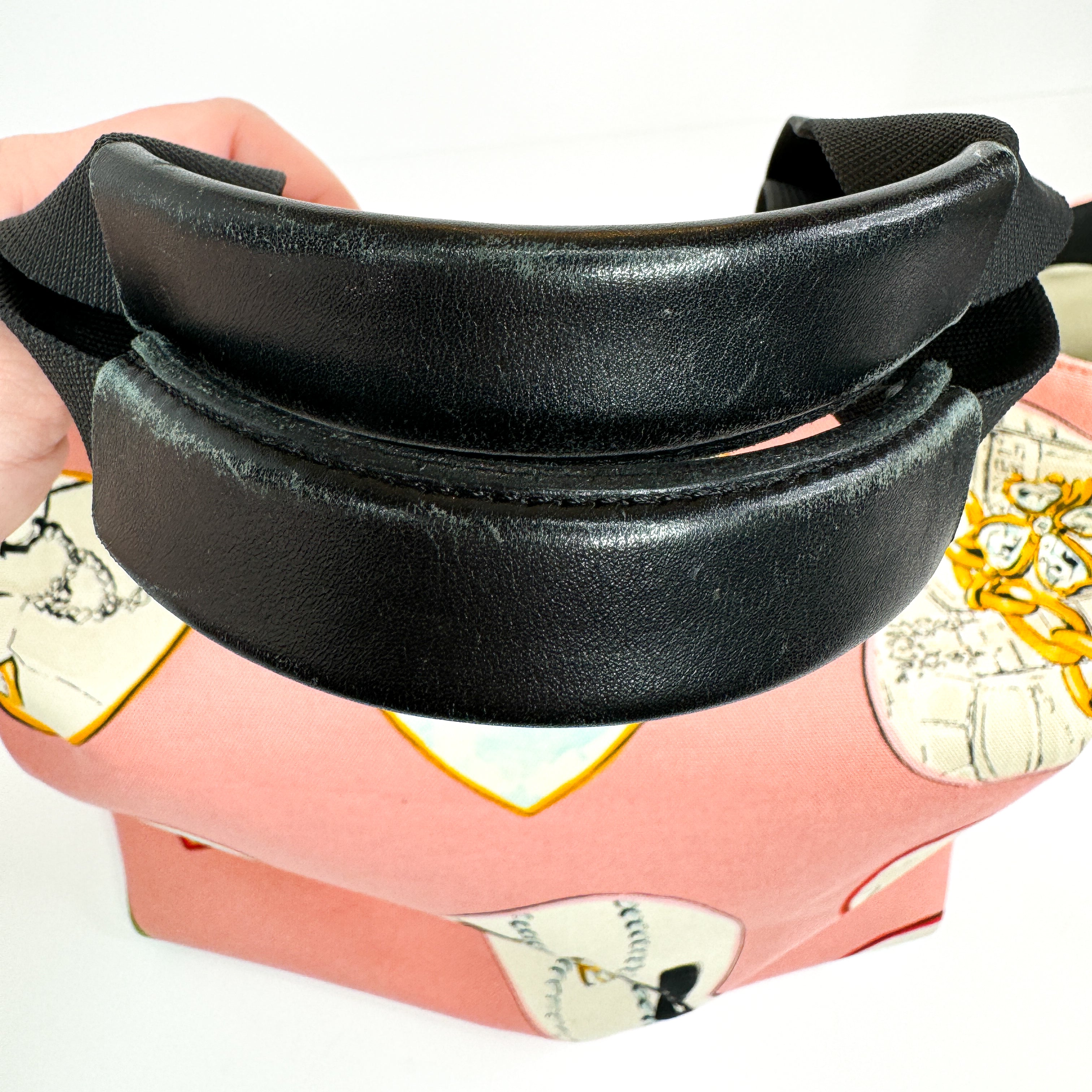 Pre-Owned Authentic Chanel Coco Hearts 2006 Karl Lagerfeld Cruise Collection Valentine's Day Pink Tote