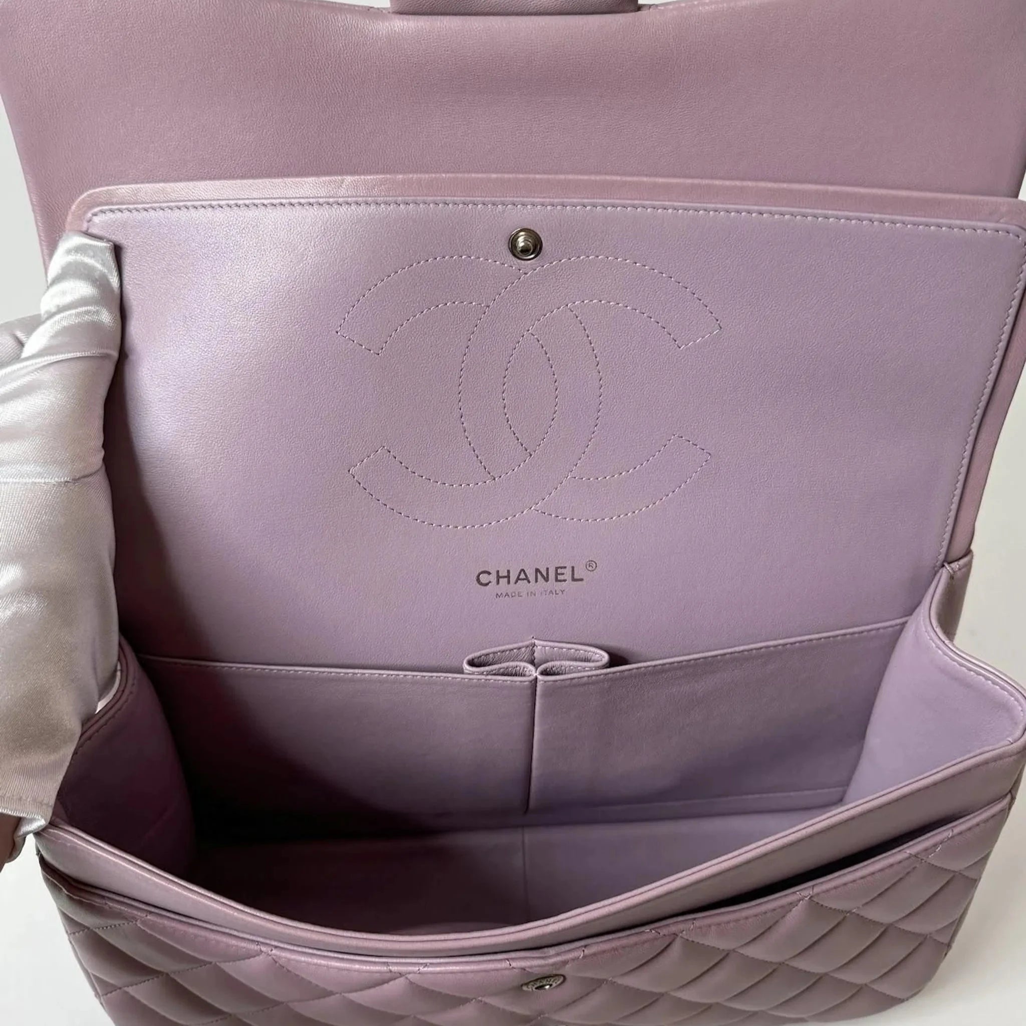 Pre-Owned Chanel Lambskin Leather Crossbody Bag Jumbo Lavender Double Flap