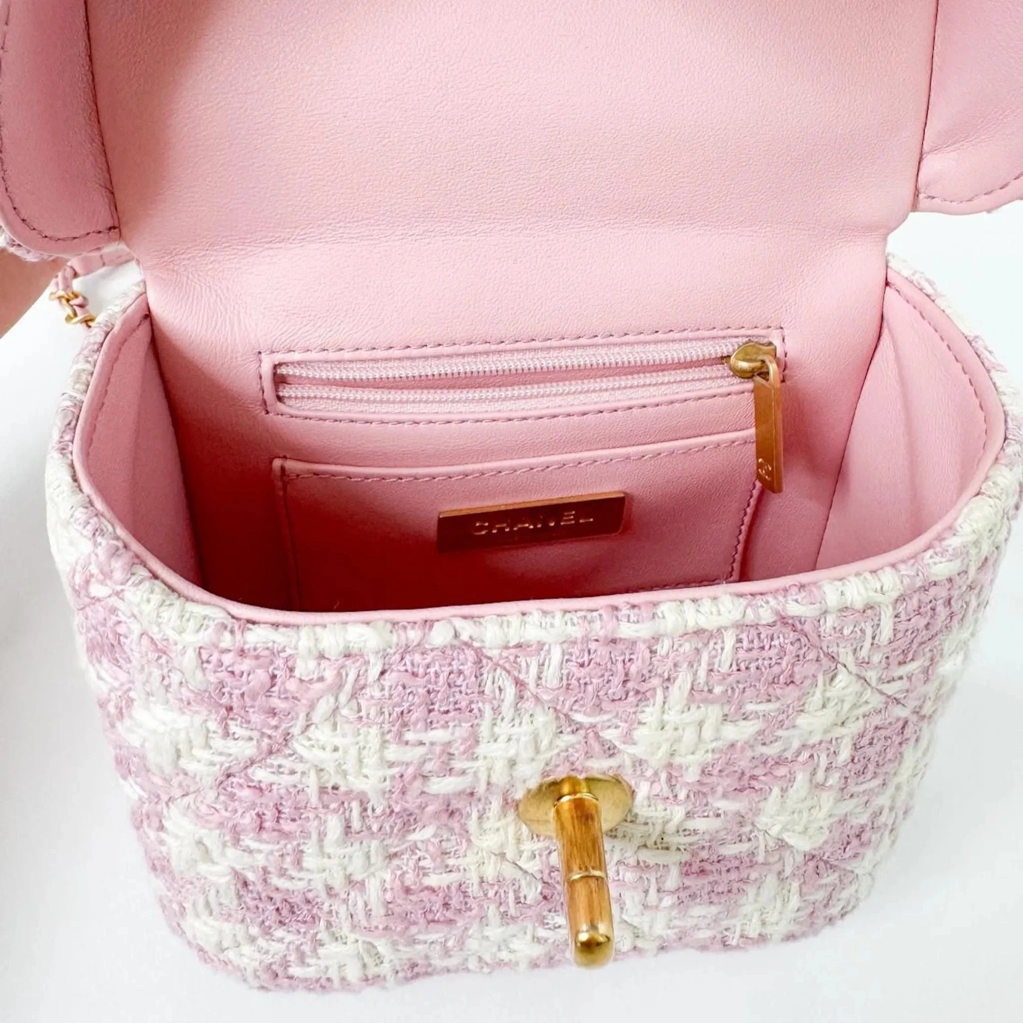 Pre-Owned Chanel Tweed Crossbody Bag Pink and White Top Handle Small